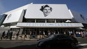 Le Palais des Festivals, orné de l'affiche du 68e Festival de Cannes.