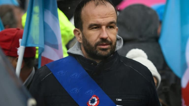 Le député européen LFI Manuel Bompard à Viviez, dans l'Aveyron, le 1er décembre 2021