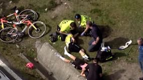 Jonas Vingegaard au sol après sa lourde chute sur le Tour du Pays Basque, 4 avril 2024