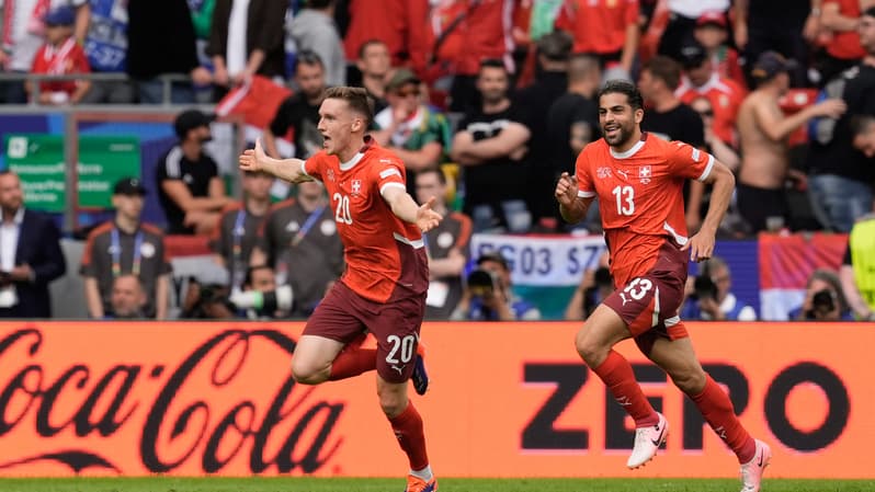 La célébration de Michel Aebischer après son but marqué lors de la victoire de la Suisse contre la Hongrie, lors de l'Euro 2024