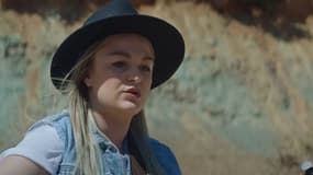 Eloïz dans le clip de la chanson "Hey Bro".