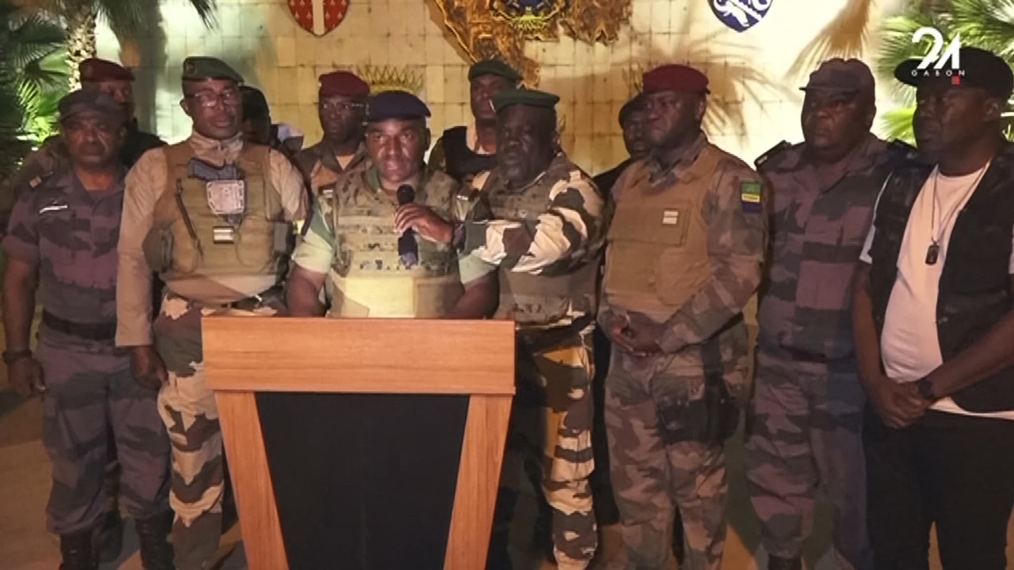 Photo des militaires clamant un coup d'État au Gabon mercredi 30 août 2023. Photo des militaires clamant un coup d'État au Gabon mercredi 30 août 2023.