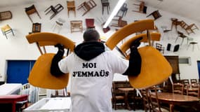 Un employé de la Communauté Emmaüs, à Brest, le 30 mai 2023. 