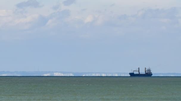 Deux corps sans vie ont été repêchés ce mardi 5 novembre au large de Calais.