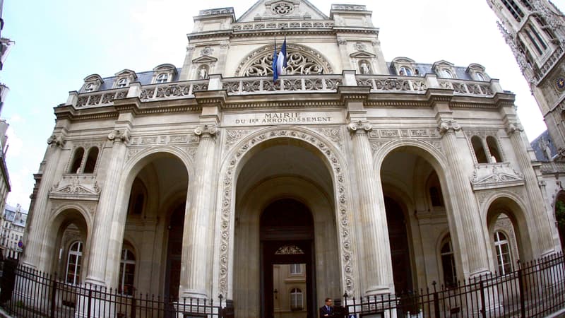 La façade de l'ancienne mairie du 1er arrondissement de Paris