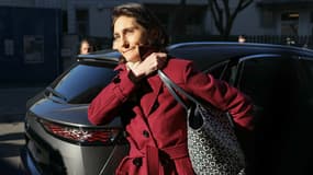 Amélie Oudea-Castera arrive à l'école publique Littré, le 16 janvier 2024