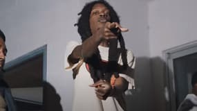 Le rappeur Julio Foolio dans le clip "God Don't Know" 
