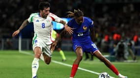 Bradley Barcola face à Sandro Tonali lors du match de Ligue des nations entre la France et l'Italie - le 06/09/2024