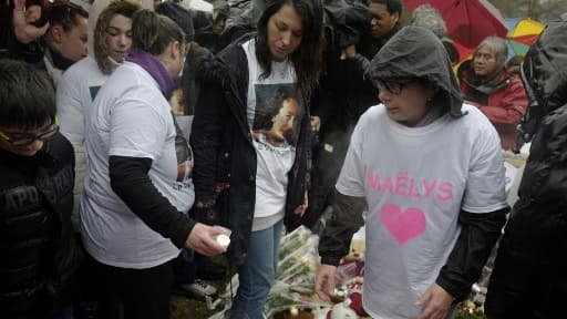 La mère de Maëlys, lors de la marche blanche organisée quatre mois après la disparition de la fillette âgée de neuf ans.