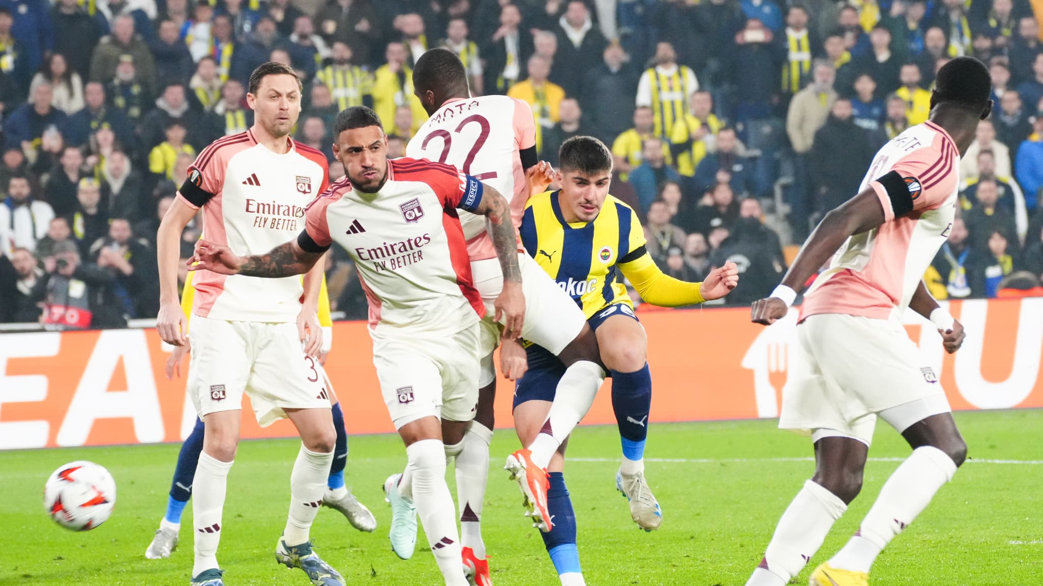 DIRECT. Fenerbahçe-OL: les Lyonnais décrochent le point du nul en Turquie