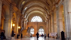 Jean-Christophe Quenot est jugé par la cour criminelle départementale de Paris, qui siège au Palais de justice de Paris sur l'île de la Cité.