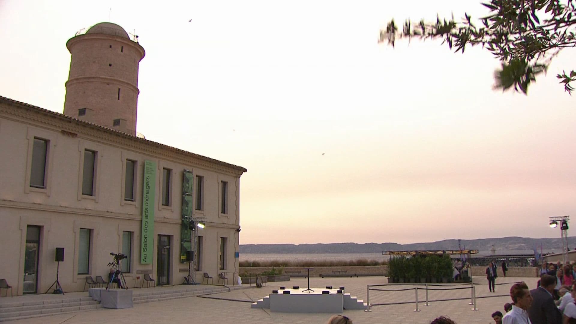 Emmanuel Macron va s'exprimer depuis la terrasse du Fort Saint-Jean au Mucem Emmanuel Macron va s'exprimer depuis la terrasse du Fort Saint-Jean au Mucem