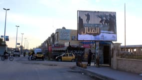 Une affiche de l'Etat islamique dans le centre de Racca, en Syrie, le 2 novembre 2014
