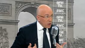 Eric Ciotti: “Emmanuel Macron avait été présenté comme le Matteo Renzi français, on voit comment a fini le mandat de Renzi”