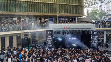 La scène du concert gratuit de L2B organisé ce samedi dans le centre commercial de Châtelet-Les Halles, avant que la situation ne dégénère 