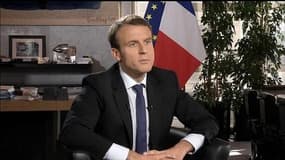 Point com’: dix mois après, Emmanuel Macron est-il devenu un ministre comme les autres?