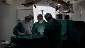 Le bloc opératoire d'un hôpital d'Athènes, le 8 juillet 2015 (photo d'illustration)