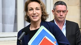 La secrétaire générale de la CFDT Marylise Leon et le secrétaire national Yvan Ricordeau, dans la cour de Matignon le 12 juillet 2023