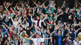 Des supportrices iraniennes lors du match de football masculin Iran-Cambodge