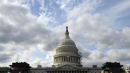 Vue du Capitole, à Washington. Pour éviter un défaut de paiement de la dette publique américaine, les démocrates majoritaires au Sénat cherchaient samedi à prendre l'initiative en ajustant leur plan de réduction du déficit aux éventuelles possibilités de