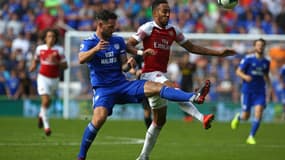 Sean Morrison (à gauche) a passé environ 25 secondes à remettre le ballon en jeu lors de ses 20 touches face à Burnley.