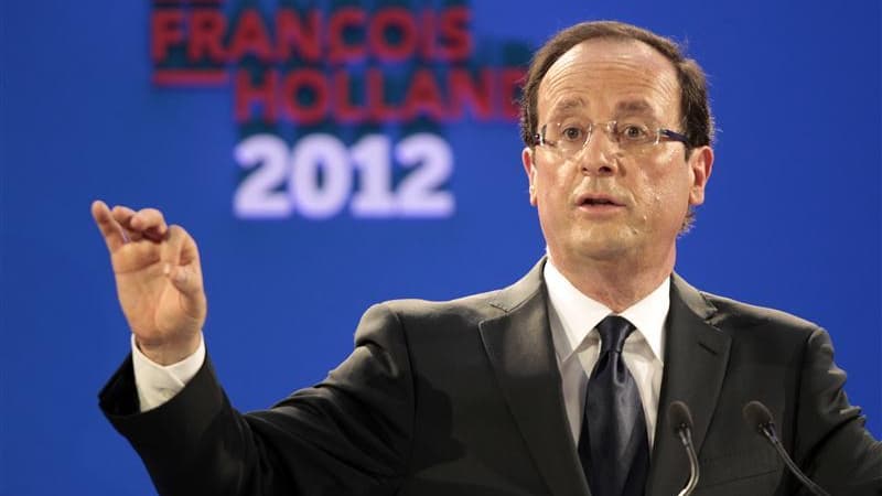 François Hollande a affirmé vendredi qu'il retirerait au plus vite les troupes françaises d'Afghanistan s'il était élu à la présidence de la République. Il tenait ces propos au moment où Nicolas Sarkozy annonçait anticiper d'un an, à 2013, le retrait des