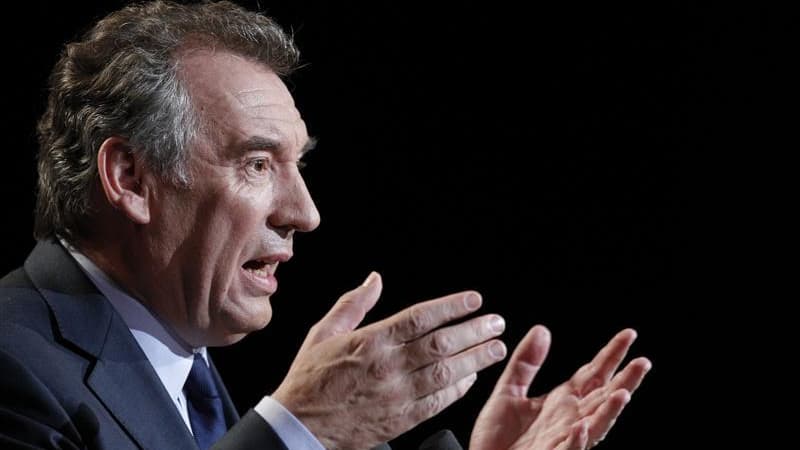 Le centriste François Bayrou, candidat malheureux à l'élection présidentielle, pourrait perdre le 17 juin son siège de député de la 2e circonscription des Pyrénées-Atlantiques, où il est élu depuis 1986, selon un sondage OpinionWay Fiducial pour Le Figaro
