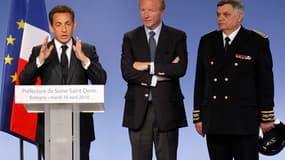 Nicolas Sarkozy, Brice Hortefeux et Christian Lambert : le Chef de l’Etat, entouré du ministre de l’Intérieur et du nouveau préfet de Seine-Saint-Denis nommé en avril dernier.