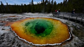 Le geyser Morning Glory dans le parc national de Yellostone (États-Unis) le 2 juin 2011