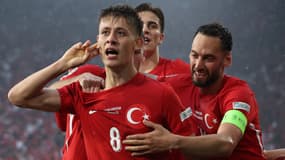 Arda Guler célèbre un but avec la Turquie pendant l'Euro 2024