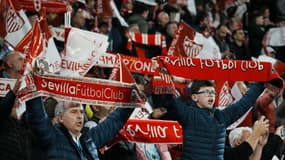 Les supporters du FC Séville face à Arsenal, en novembre 2023.