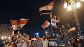 Des partisans du maréchal al-Sissi ont dansé et chanté au Caire, pour fêter la victoire assurée du candidat à la présidentielle égyptienne.