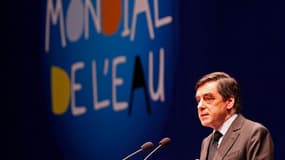 François Fillon a ouvert le 6e Forum mondial de l'eau par l'annonce d'une aide de la France d'un montant global de 50 millions d'euros, en faveur du développement et de l'assainissement de l'eau. /Photo prise le 12 mars 2012/REUTERS/Jean-Paul Pélissier