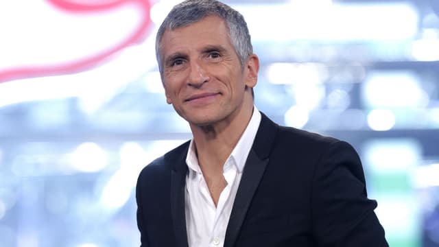 Nagui sur le plateau de "N'oubliez pas les paroles"