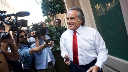 Selon Benjamin Brafman, l'un des avocats de Dominique Strauss-Kahn, l'ancien directeur du Fonds monétaire international et Nafissatou Diallo ont eu une relation sexuelle consentie et la thèse de l'agression ne tient pas en raison de la grande taille de la