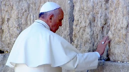 Le pape François devant le mur des lamentations à Jérusalem le 26 mai 2014.