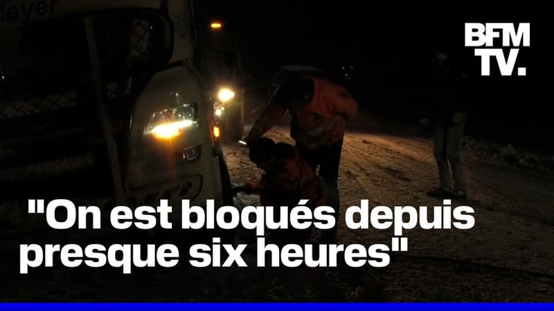 Bloqués par la neige, ces automobilistes ont passé la nuit dans leur voiture