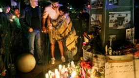 Des hommages aux victimes de la tuerie d'Orlando à San Diego, en Californie, le 12 juin 2016