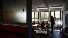 Un enseignant dans sa salle de classe (photo d'illustration)