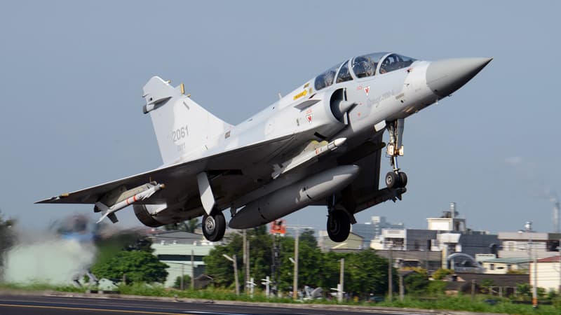Six Mirage 2000-D vont être positionnés jeudi.