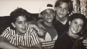 Alexander Polinsky, Brian Austin Green, Stephen Dorff et Soleil Moon Frye dans les années 90. Image extraite du documentaire "Kid 90", diffusé sur Hulu. 