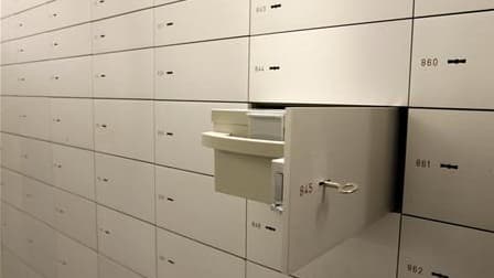 Les Français ont été 2,5 fois plus nombreux (75.468 foyers fiscaux contre 29.612 deux ans plus tôt) à déclarer au fisc qu'ils possédaient un compte à l'étranger à la suite de l'offensive lancée en 2009 contre les paradis fiscaux par Eric Woerth, alors min