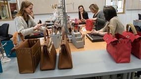 La manufacture d'Héricourt (Haute-Saône) est pour l'instant uniquement consacrée à la production du sac-à-main iconique "Kelly".