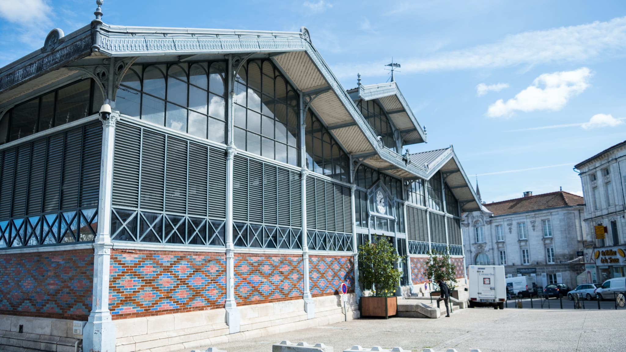 Vue des Halles à Angoulême. Vue des Halles à Angoulême.