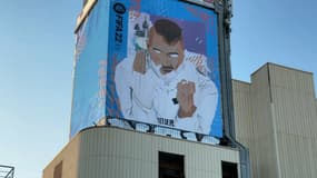 Cette fresque est le résultat d'une collaboration entre le rappeur marseillais et Fifa22. 