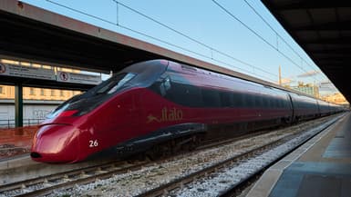 Un train de la compagnie Italo en gare de Bari.