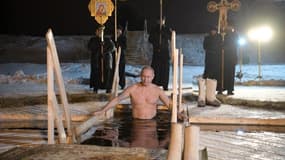 Vladimir Poutine s'est baigné dans le lac Seliger dans la nuit de jeudi à vendredi