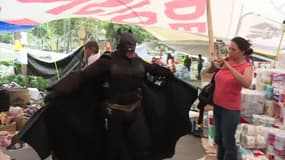 Au Mexique, les sinistrés peuvent compter sur Batman