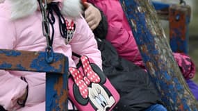 Des enfants ukrainiens dans un centre à Perekhrestia, près de la frontière avec la Hongrie, le 7 mars 2022 en Ukraine