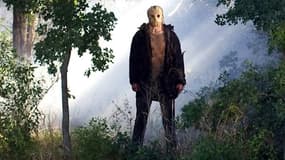 Paré d'un masque de hockey et hache à la main, l'un des jeunes était grimé en Jason, le héros de la saga d'horreur Vendredi 13